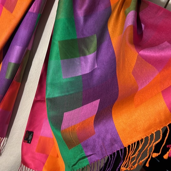 Brightly colored heavy silk wrap/scarf - Picture 4 of 4
